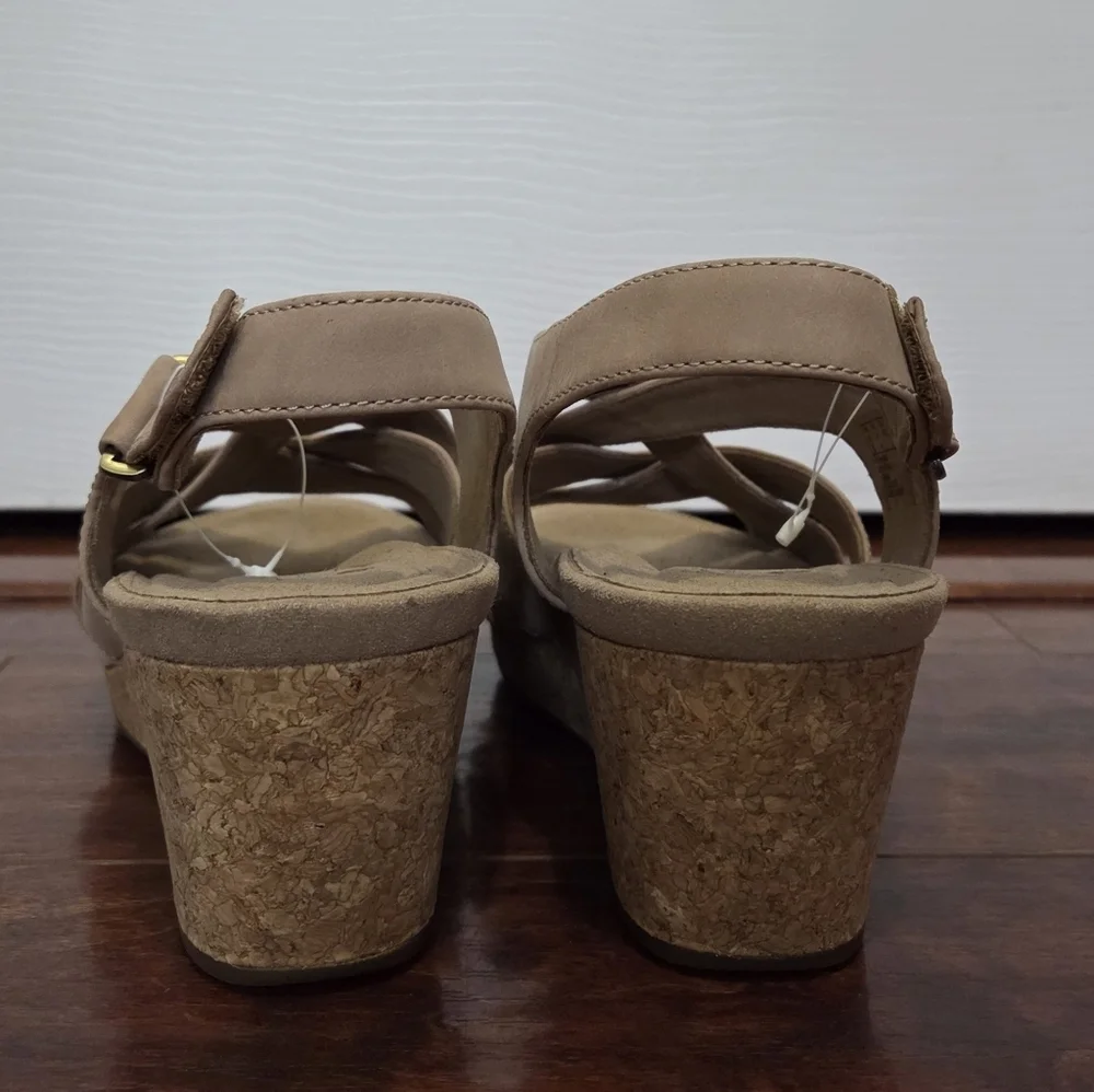 Clarks Unstructured Leather Strappy Wedges Un Capri Step Sand Size 9 Medium